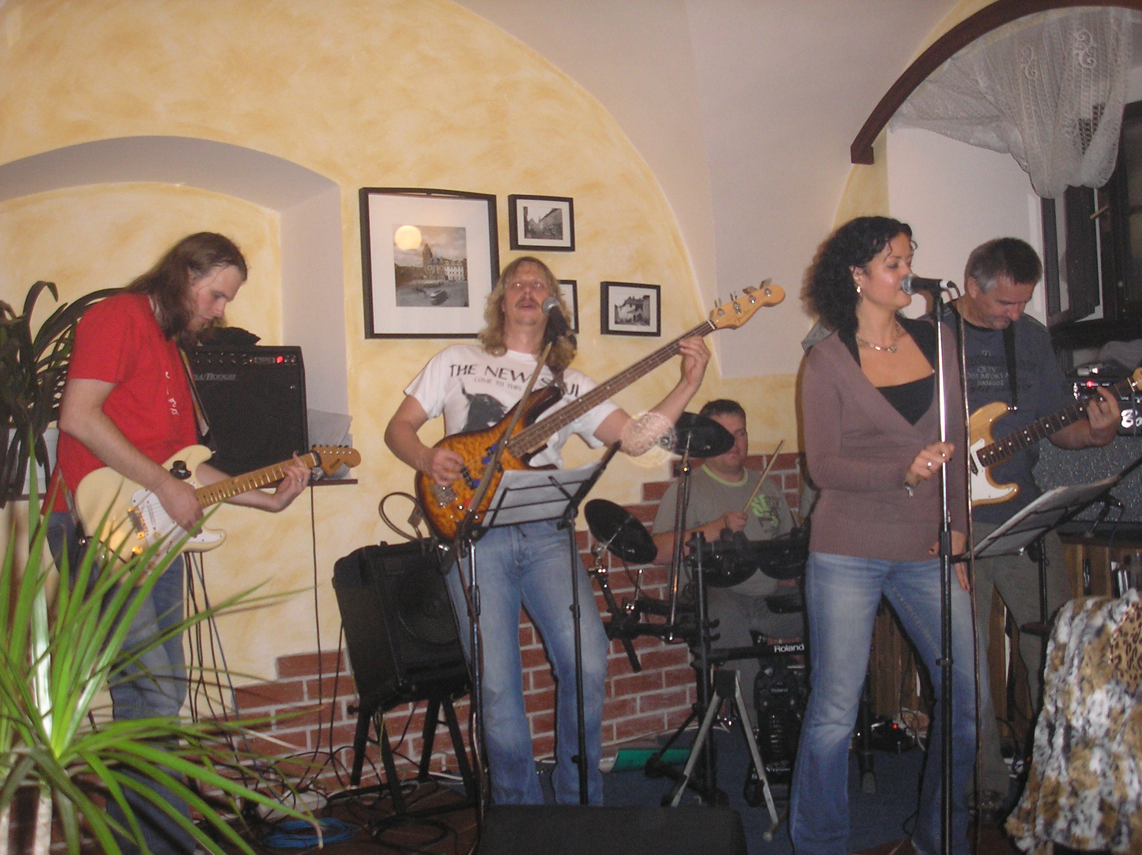 Modra růže 11.9. 013.jpg